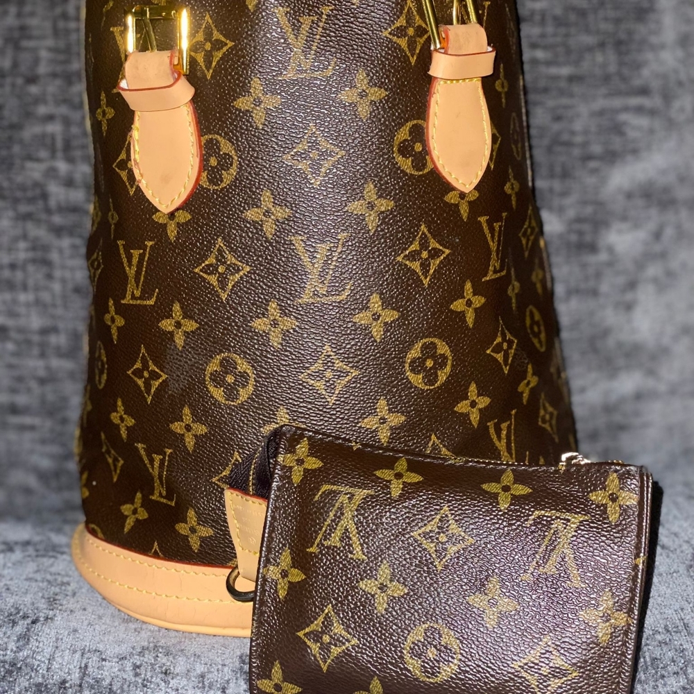 Pre loved vintage handbags - Picture 1 of 4